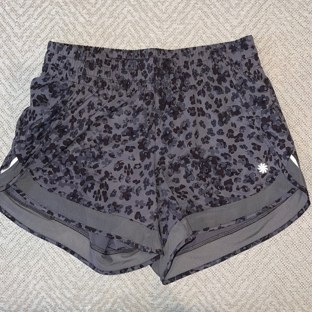 ATHLETA Women’s XS Shorts with liner.